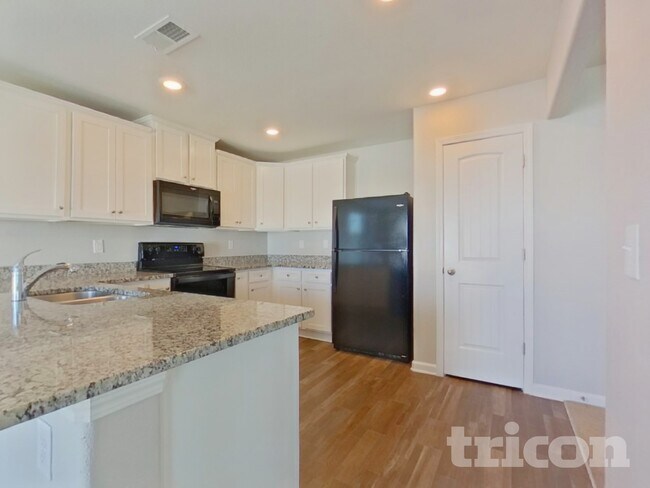 Photo - 286 Belcaro Dr