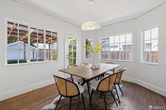 Photo - 1115 Capuchino Ave