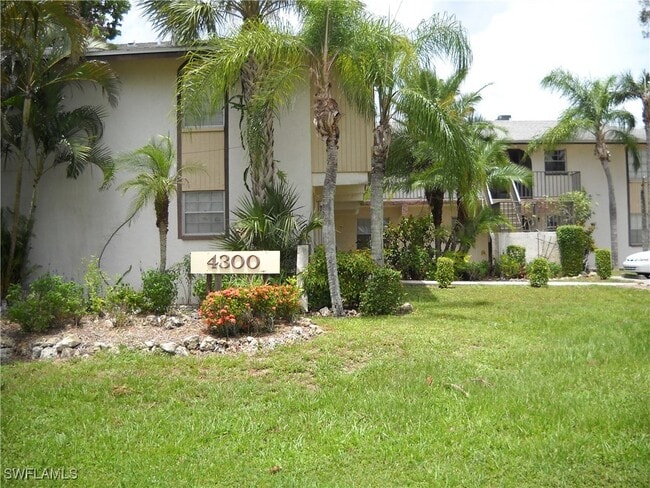 Building Photo - 4300 Gulfstream Dr Unit 2D