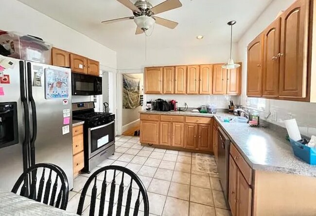 Building Photo - 79 Wensley St Unit 2