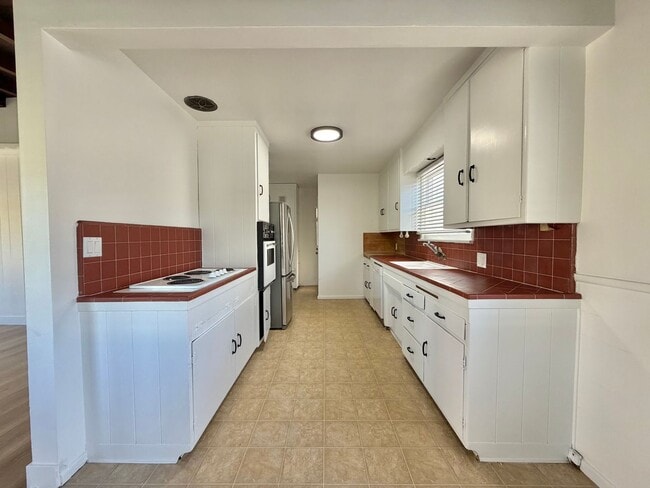 Photo - Spacious 3BD Manhattan Beach Home with Brand New Flooring, Large Den & 2-Car Garage