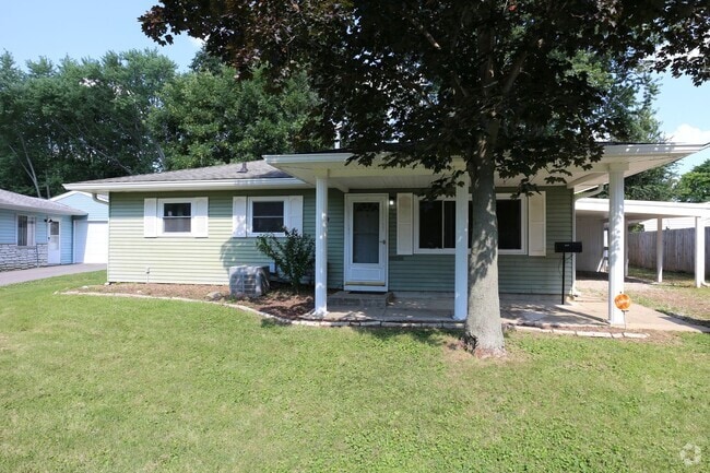 Building Photo - 3 Bedroom Brownsburg Home!