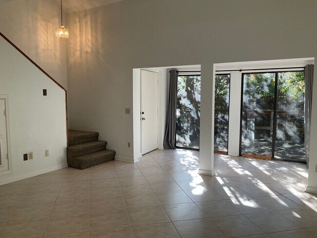 Photo - Great Unit In Green Leaf