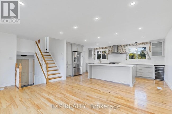 Photo - 474 Sandhill Ct