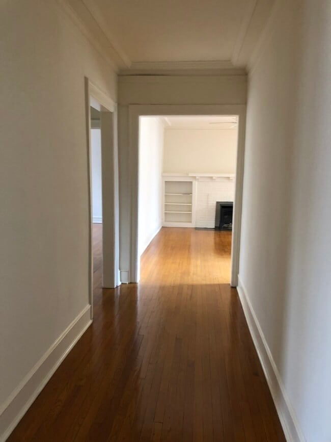 Photo - 1128 W Pratt Blvd Unidad 1N