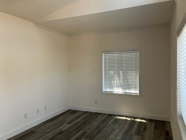 Photo - 140 Fairview Dr