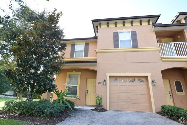 Building Photo - Beautiful 3 Bed 2.5 Bath Gated Condo for R...