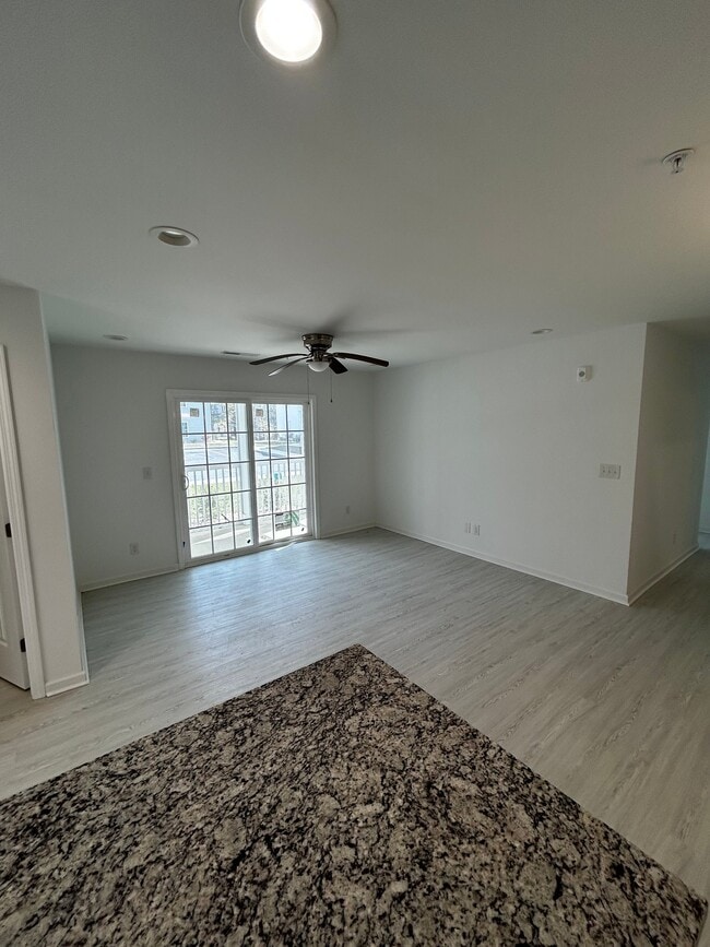 Photo - 171 Charter Dr