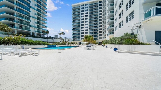 Photo - 6917 Collins Ave Unidad L-107