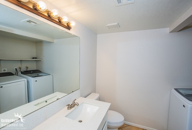 Photo - Spacious and Maintained 2Bdm 1.5Ba Townhome in Henderson.