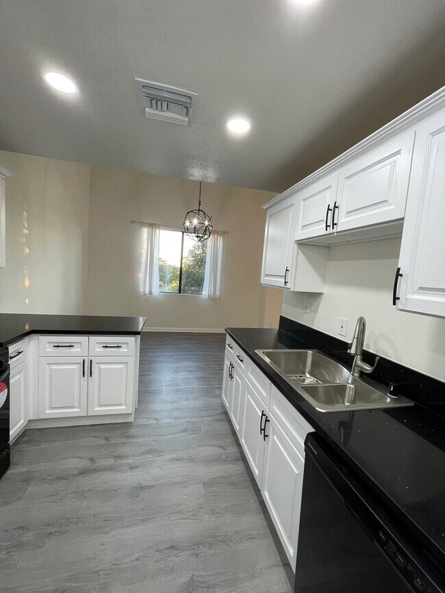 Photo - 4650 Sepulveda