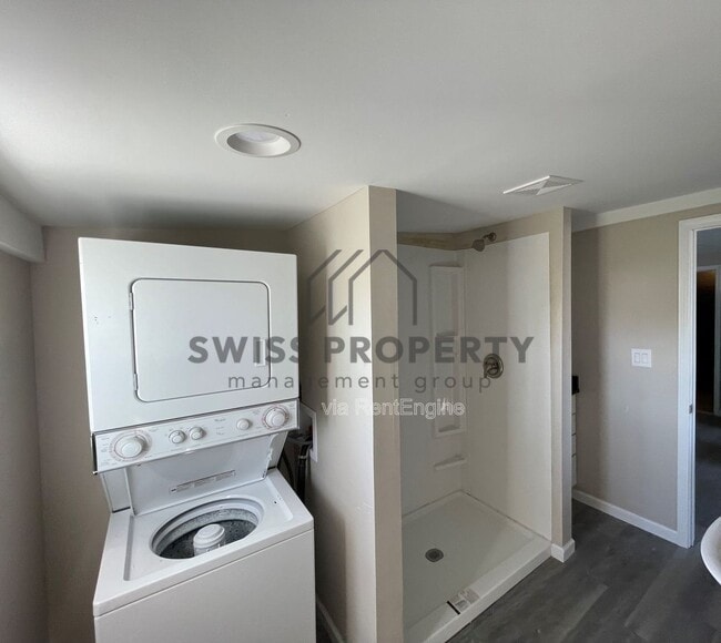 Photo - 1887 Robert St