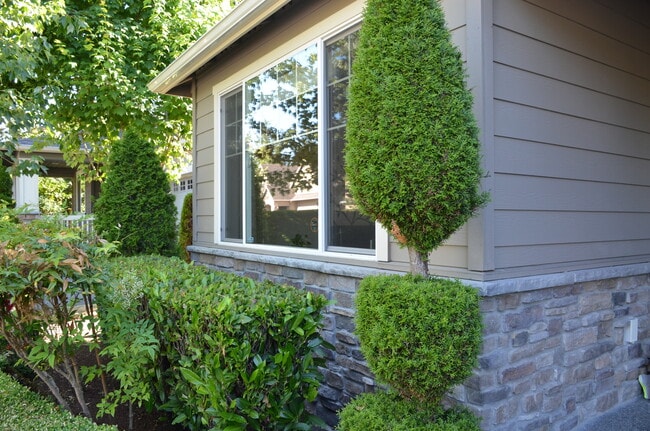 Photo - 11031 Muirwood Way NE