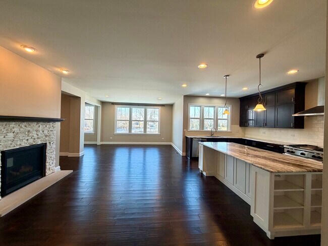 Photo - 3907 Nannyberry St