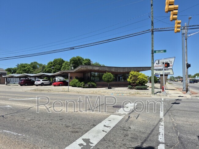 Photo - 1030 S Mission St