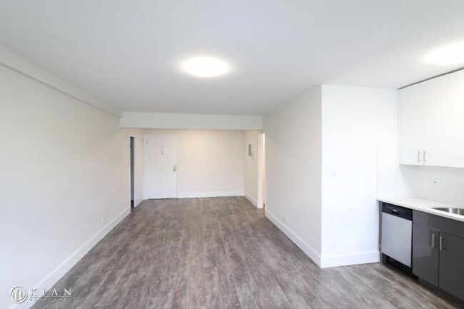 Photo - 0 bedroom in Queens NY 11355 Unit 410