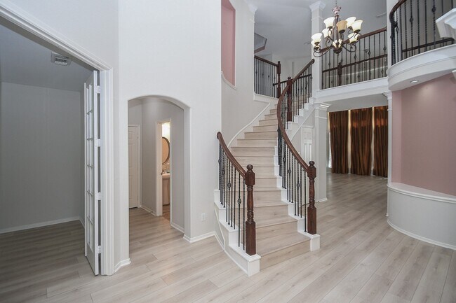 Photo - 26719 Wolfs Hill Ln