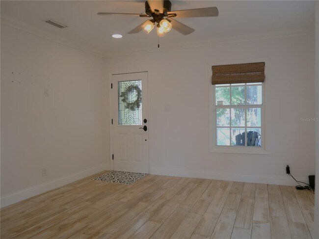 Photo - 2916 N Woodrow Ave