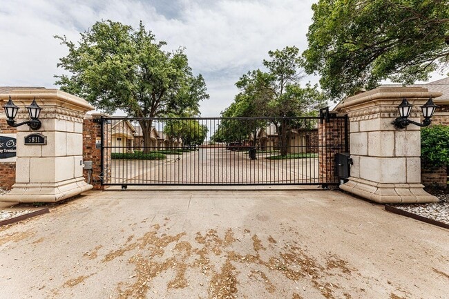 Photo - 5811 11th Pl