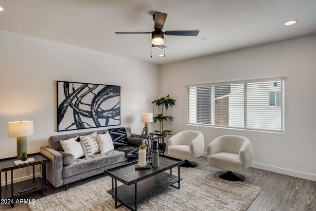 Photo - 3645 E Earll Dr