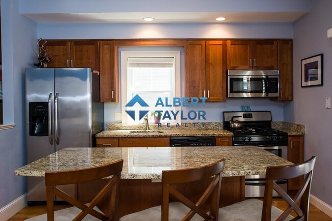 Photo - 111 Pleasant St Unidad 2