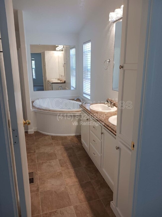 Photo - 52145 Dustan Rd