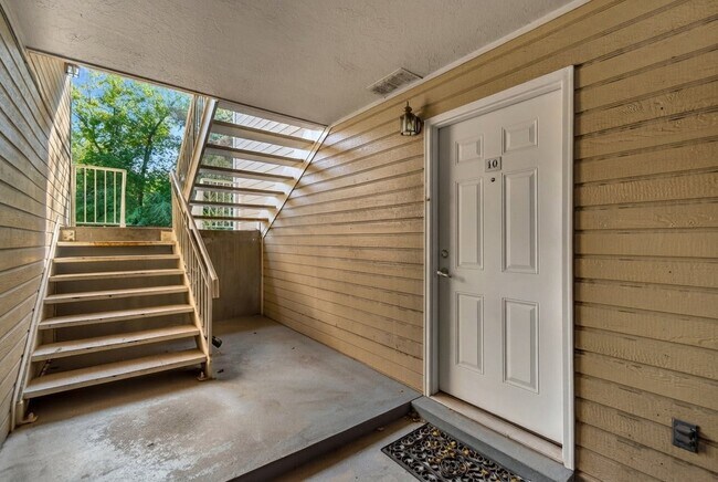 1222 E Waterside Cv Unit 10