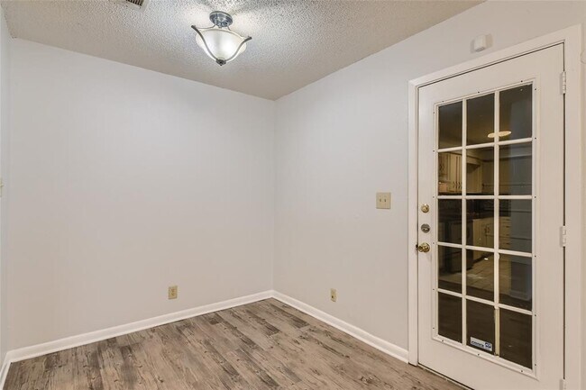 Photo - 2712 Parker Ln