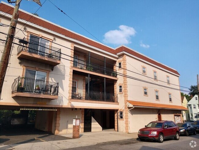 Building Photo - Apartment showing Weekend at 1PM. near Tra...