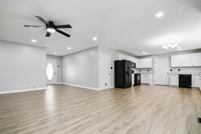 Photo - Dog Friendly Three Bedroom!