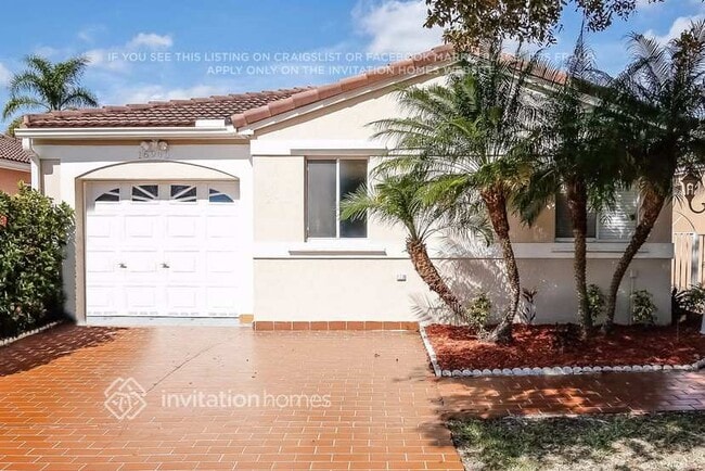 Building Photo - 16940 SW 142nd Pl