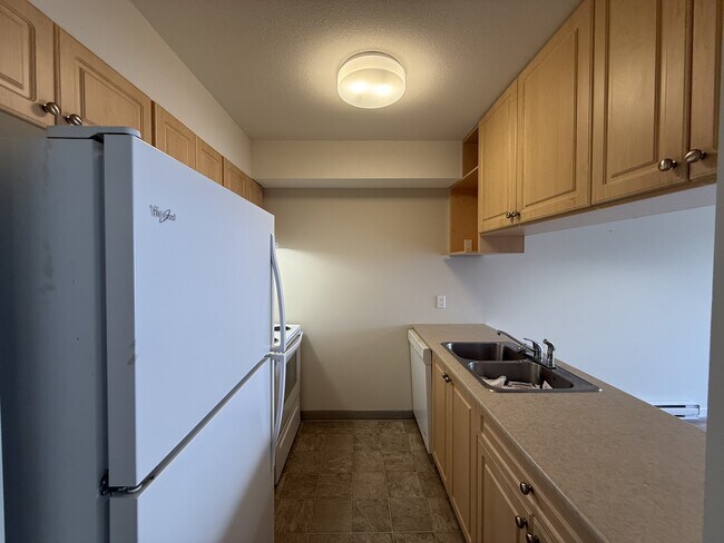 Photo - 9280-9280 Mary St