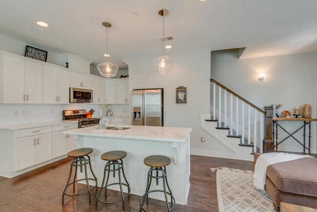 Photo - 710 Buchanan St Unit 8