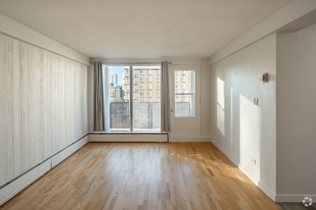 1BR, 1BA - 538SF - Living Room