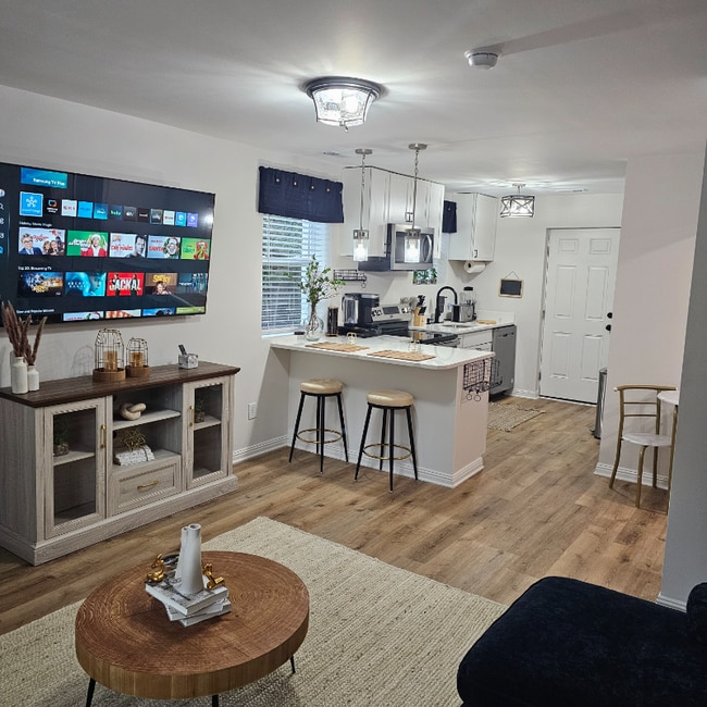 Photo - 822 S Kilbourne Rd