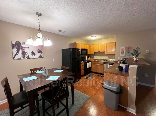 Photo - 1960 Crest Hollow Dr Unit 202