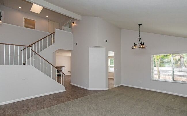 Photo - 5239 Wohlford St