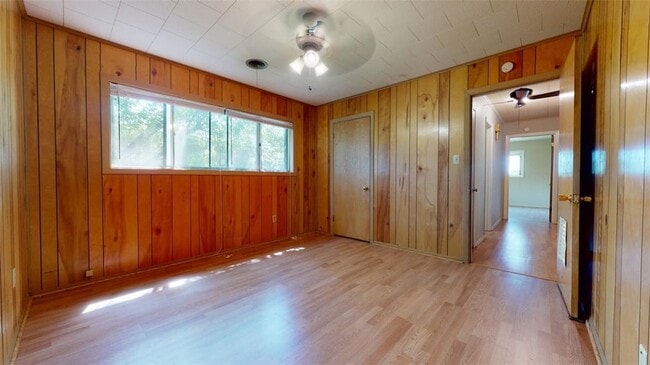 Photo - 1616 George Bush Dr