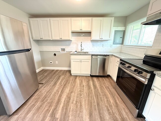4426 Lesher Dr