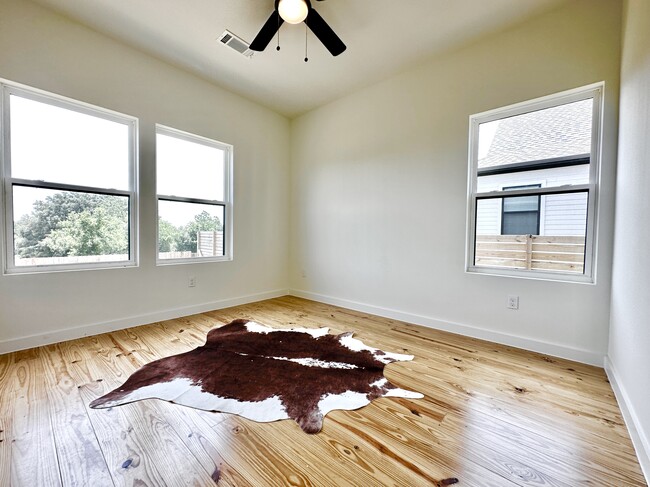 Photo - 407 N Holland St