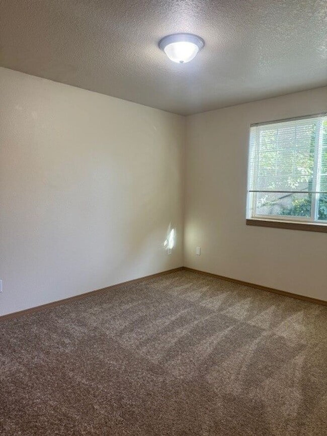 Photo - FREE MONTH OF RENT - 3x1.5 House on Browning