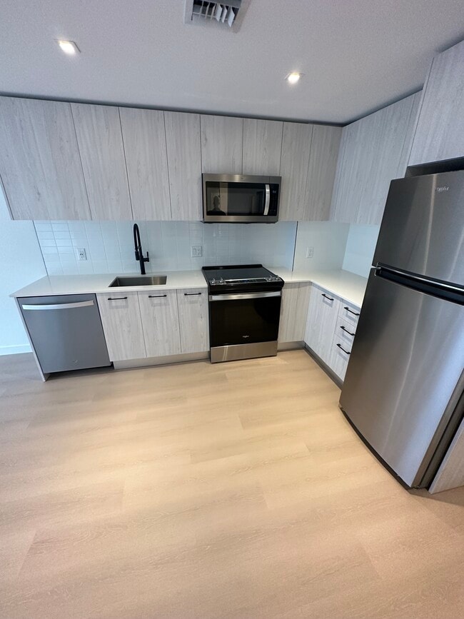 Building Photo - 79 NW 31st St Unit A21 Rental