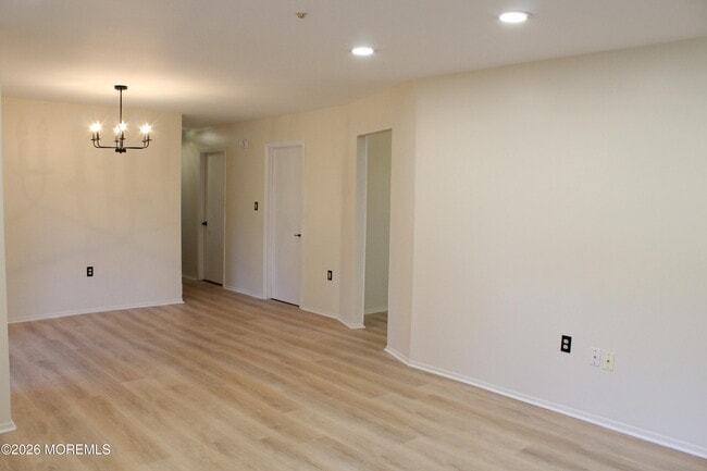 7 Pine Cluster Cir