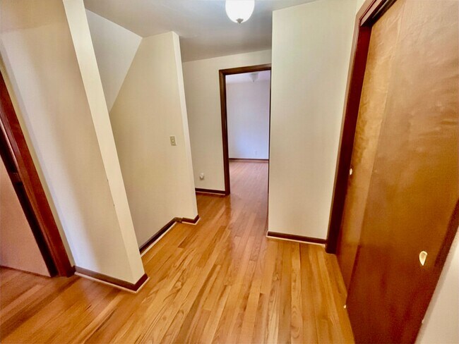 Photo - 227 Sunshine Dr
