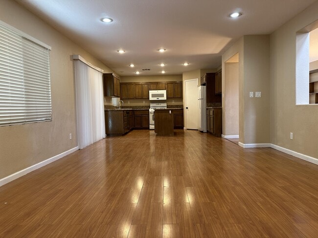 Photo - 5537 Spruce Hill Ct