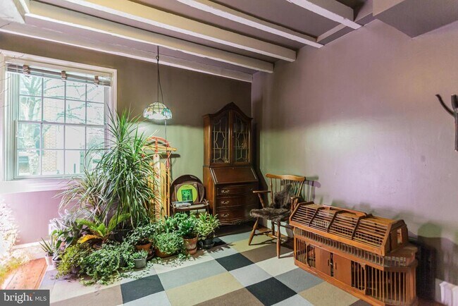 Photo - 136 Carpenter St