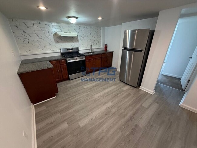 Building Photo - 540 Marshall St Unit 2