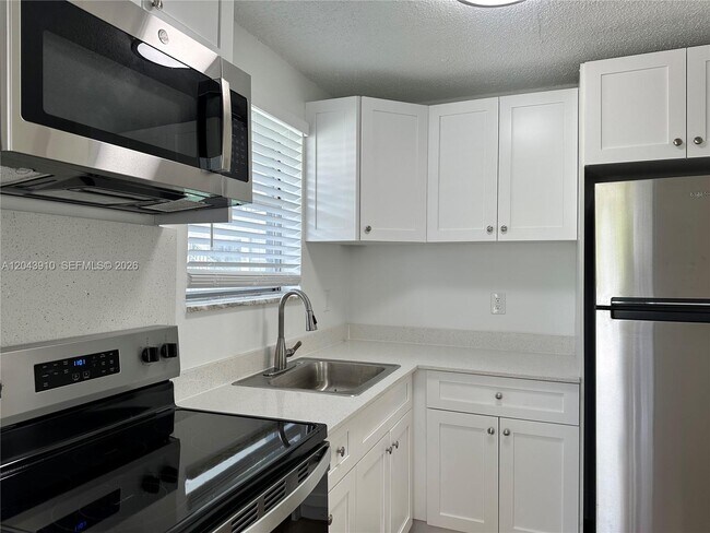 Photo - 5661 SW 36th Ct Unit 105