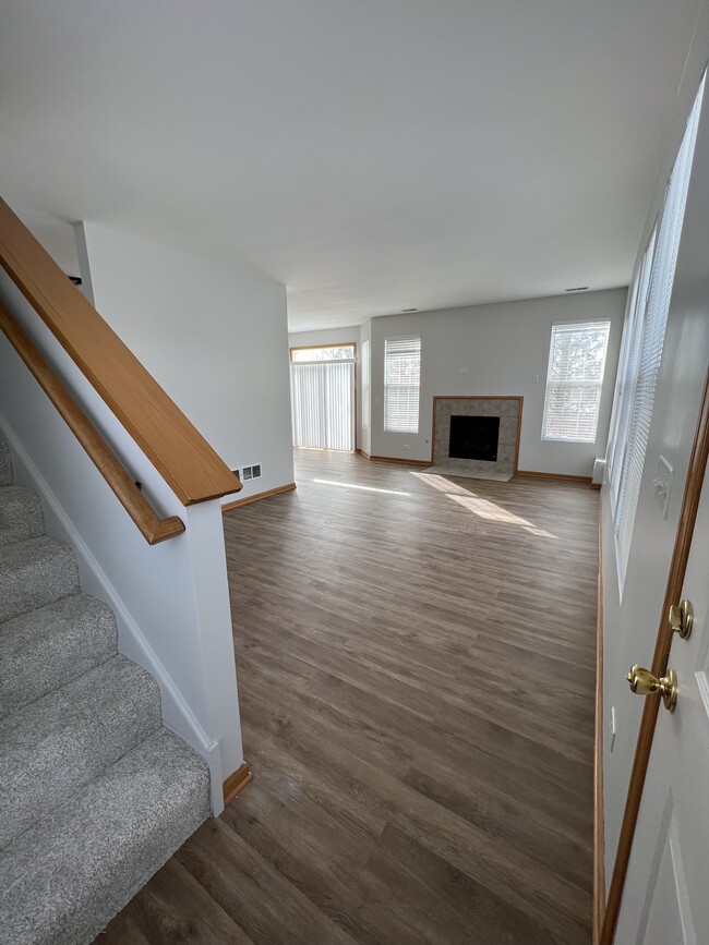 Building Photo - 1470 Millbrook Dr