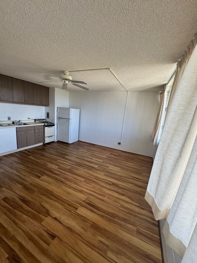 Building Photo - 1550 Wilder Ave Unit A1311